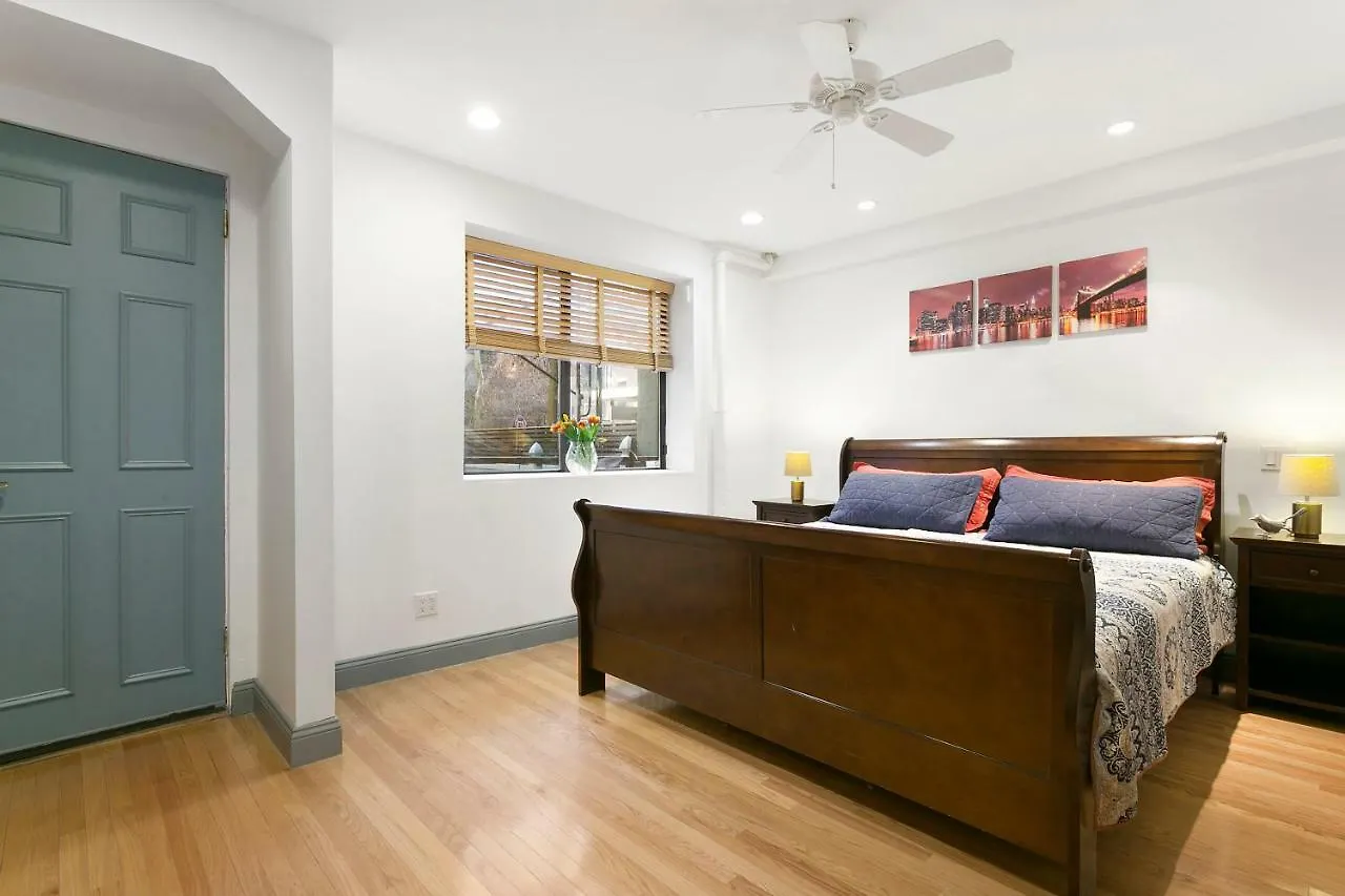 2-Bedroom In Upper West Side, Private Entrance New York Apartment